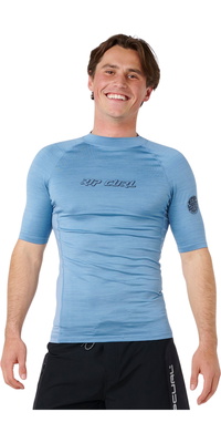 2026 Rip Curl Heren Dawn Patrol UPF Performance Lycra Vest Met Korte Mouwen 16CMRV - Faded Denim