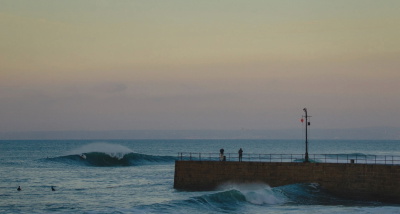Wetsuit Outlet X Wavelength winterwetsuitgids met de nieuwste wetsuits van de grootste surfmerken