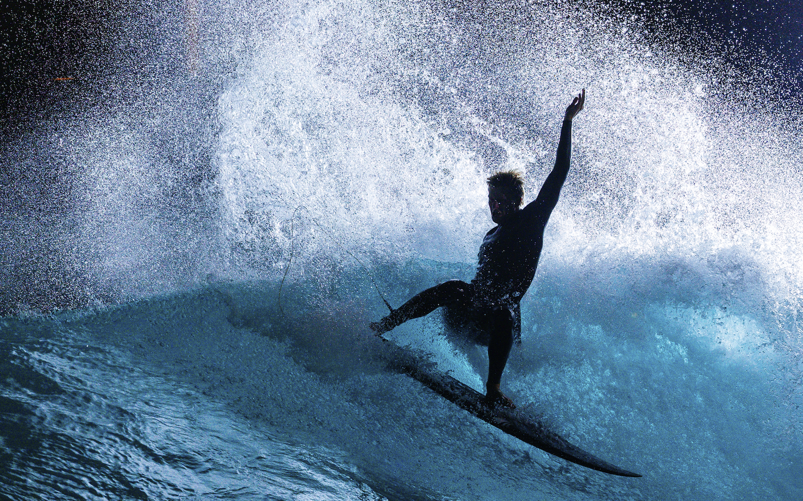 Surfer in een Rip Curl Elasto wetsuit